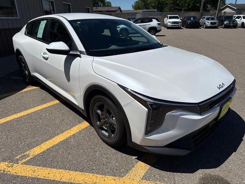 Snow White Pearl 2025 Kia K4 LXS