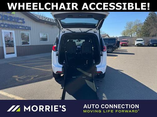 Bright White Clearcoat 2026 Chrysler Pacifica L