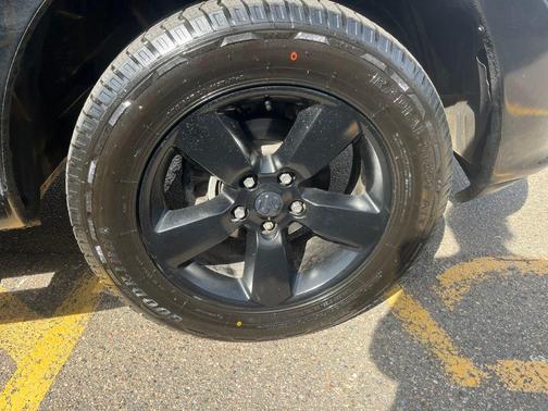 Diamond Black Crystal Pearlcoat 2019 RAM 1500 Express