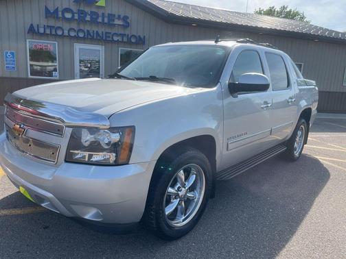 Sheer Silver Metallic 2011 Chevrolet Avalanche 1500 LT