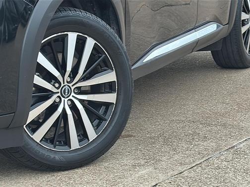 2023 Nissan Pathfinder Platinum FWD