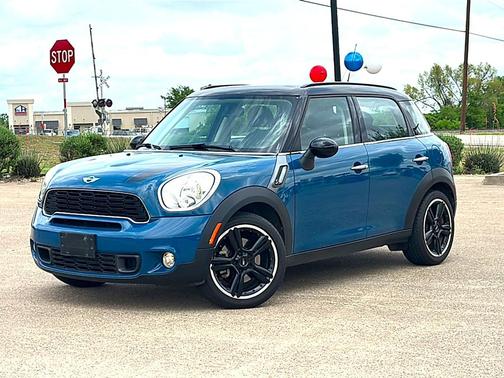 2012 MINI Cooper S Countryman Base