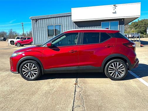 2023 Nissan Kicks SV