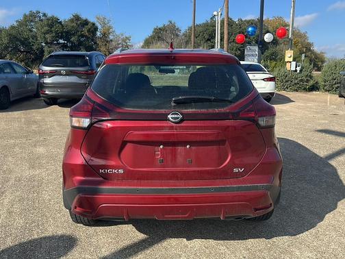 2023 Nissan Kicks SV