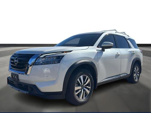 2023 Nissan Pathfinder SL FWD