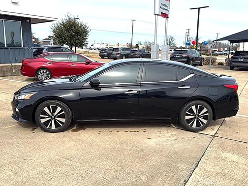 2022 Nissan Altima 2.5 SV