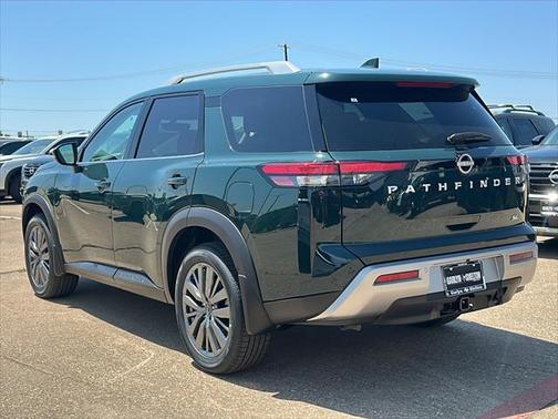 2025 Nissan Pathfinder SL FWD