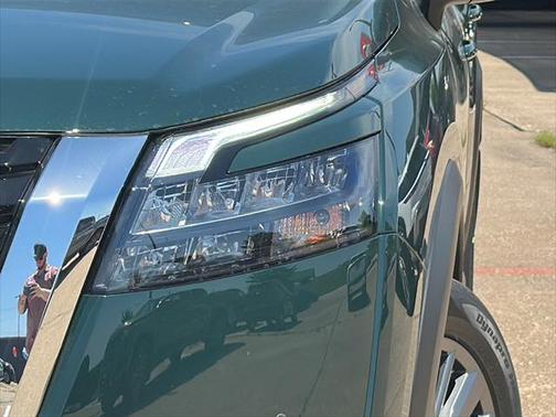 2025 Nissan Pathfinder SL FWD