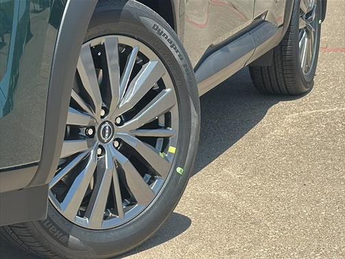 2025 Nissan Pathfinder SL FWD