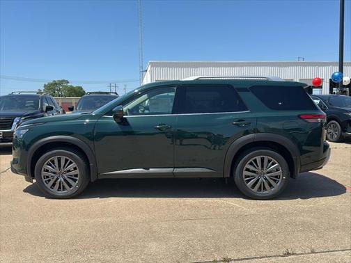 2025 Nissan Pathfinder SL FWD