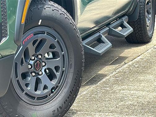 2025 Nissan Frontier PRO-X