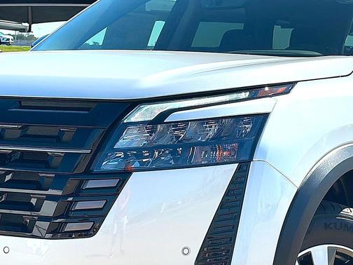 EVEREST WHT PRL 2026 Nissan Pathfinder SL