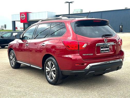 2017 Nissan Pathfinder S