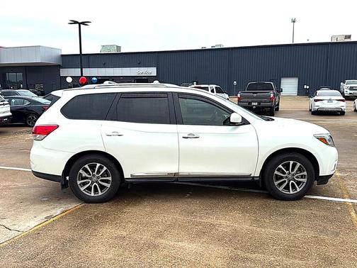2016 Nissan Pathfinder SL