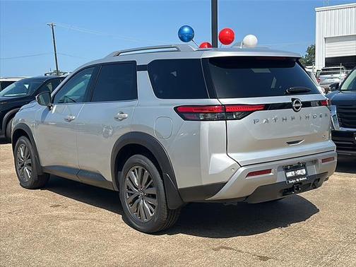 2025 Nissan Pathfinder SL FWD