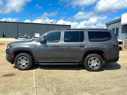 Baltic Gray Metallic Clearcoat 2022 Jeep Wagoneer Series I 4x2
