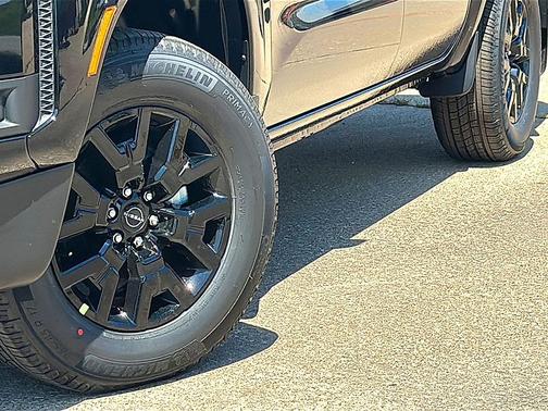 Super Black 2026 Nissan Frontier SV