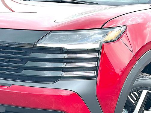 Scarlet Ember Tintcoat 2026 Nissan Kicks SV