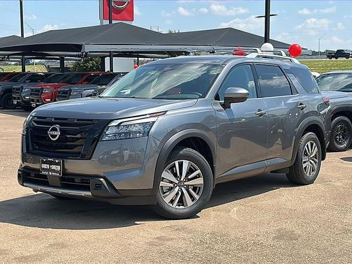 2025 Nissan Pathfinder SL FWD