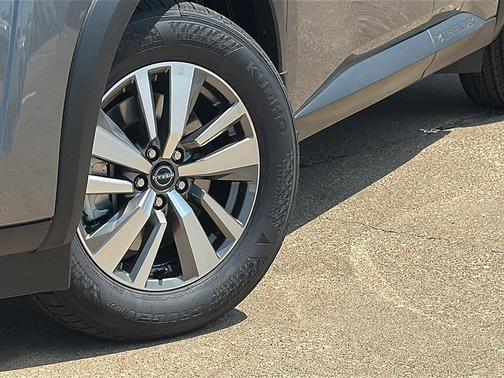 2025 Nissan Pathfinder SL FWD