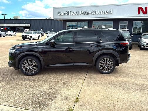 Super Black 2024 Nissan Pathfinder SL FWD