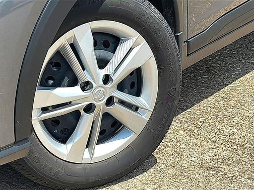 Gun Metallic 2025 Nissan Kicks S