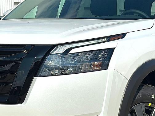 2025 Nissan Pathfinder SV FWD