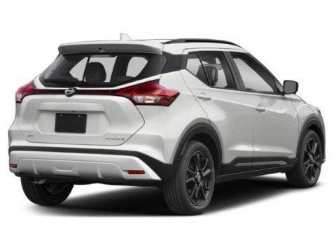 2022 Nissan Kicks SR