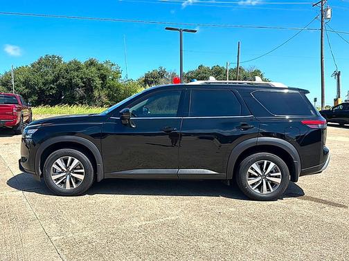 Super Black 2025 Nissan Pathfinder SL FWD