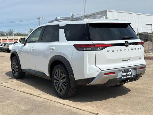 2025 Nissan Pathfinder SL FWD