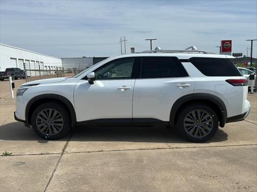 2025 Nissan Pathfinder SL FWD