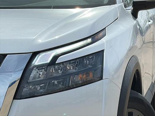 2025 Nissan Pathfinder SL FWD