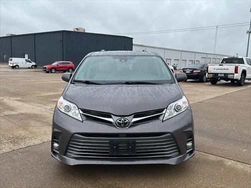 2019 Toyota Sienna XLE