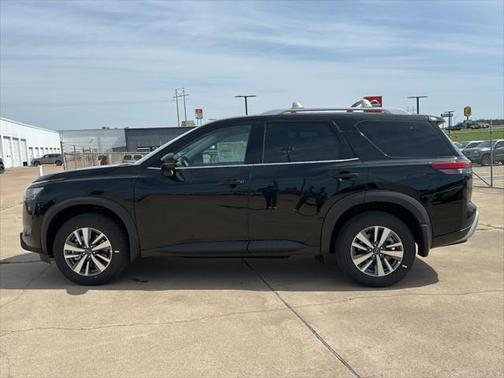 2025 Nissan Pathfinder SL FWD