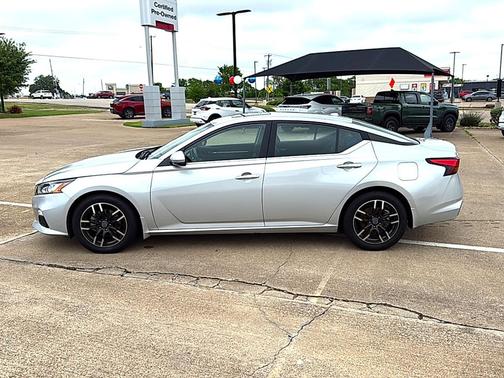 2022 Nissan Altima 2.5 SV