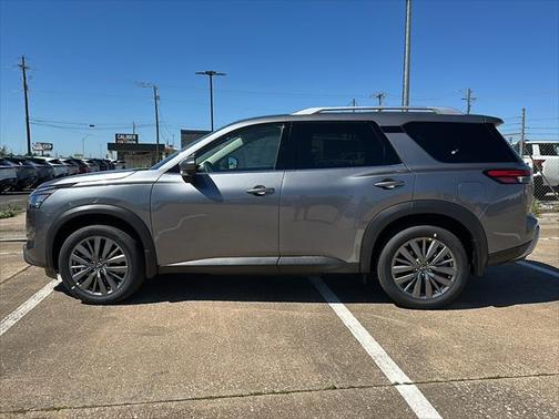 2025 Nissan Pathfinder SL FWD