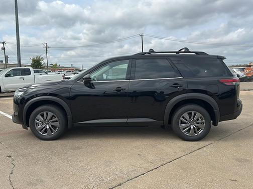 2025 Nissan Pathfinder SV FWD