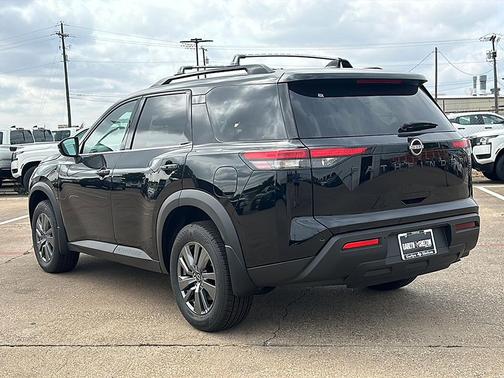 2025 Nissan Pathfinder SV FWD