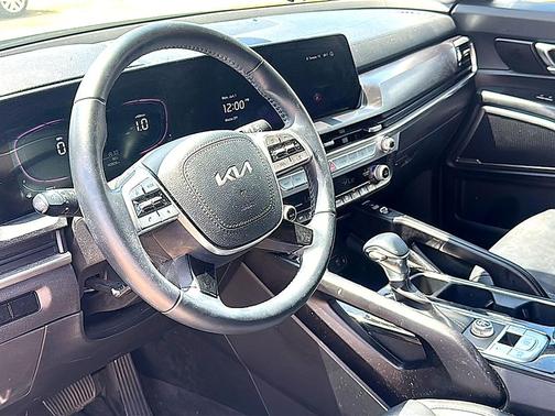 Glacial White Pearl 2024 Kia Telluride S