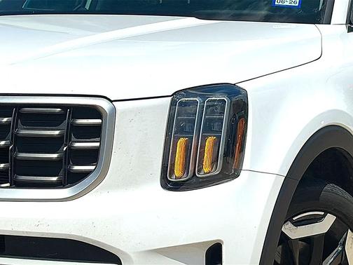 Glacial White Pearl 2024 Kia Telluride S
