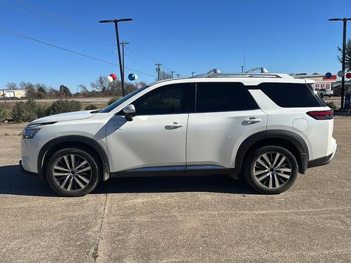 2023 Nissan Pathfinder Platinum 4WD