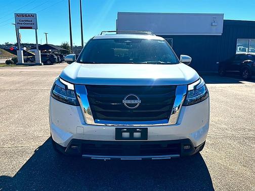 2023 Nissan Pathfinder Platinum 4WD