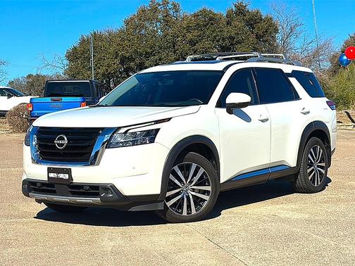 2023 Nissan Pathfinder Platinum 4WD
