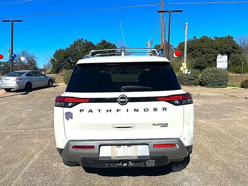 2023 Nissan Pathfinder Platinum 4WD