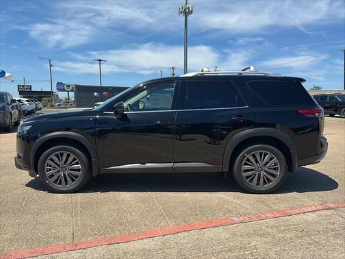 2025 Nissan Pathfinder SL FWD