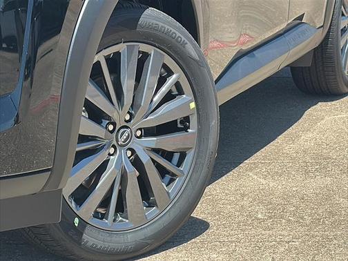 2025 Nissan Pathfinder SL FWD