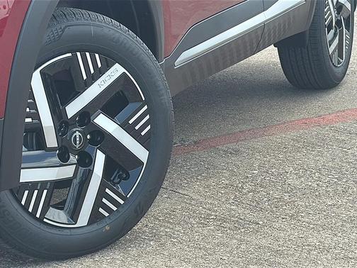 2025 Nissan Kicks SV