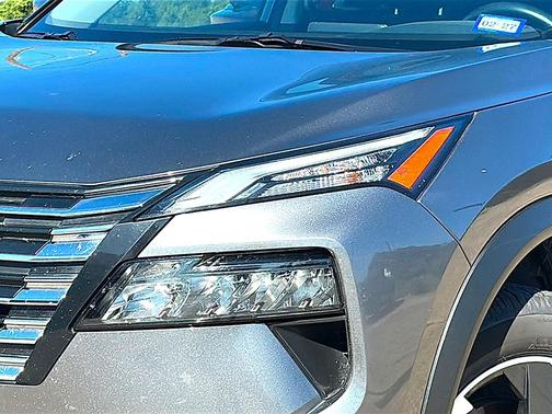 Gun Metallic 2025 Nissan Rogue SV