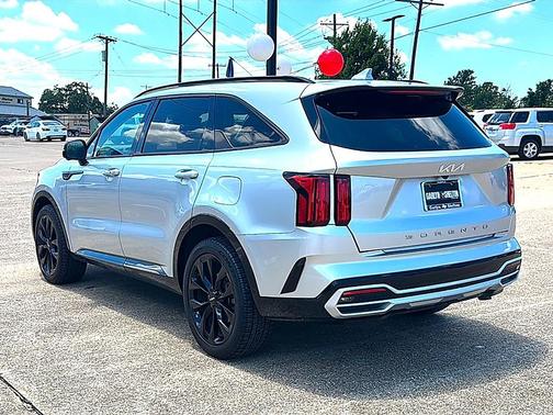 Sparkling Silver 2022 Kia Sorento SX