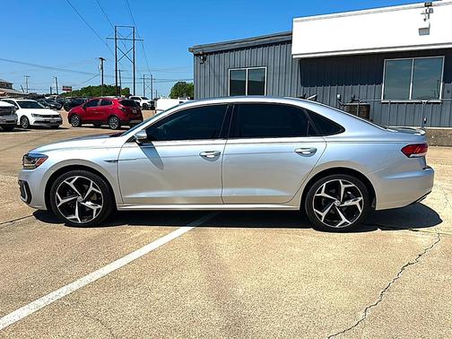 Reflex Silver Metallic 2020 Volkswagen Passat 2.0T R-Line